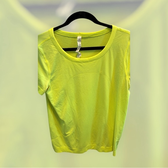 Lululemon Swiftly Tech Short Sleeve
RayRay - Picture 4 of 6